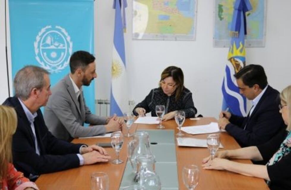 Se firmó acuerdo educativo de cooperación con la empresa Pan American Energy