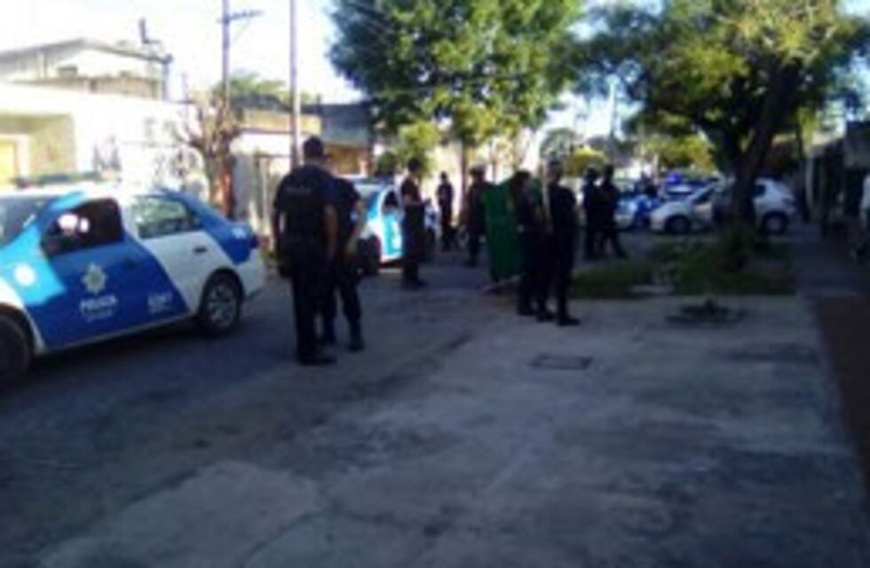 Tres detenidos por asaltar una estación de servicio y robar un auto