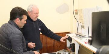 Facundo López con el ingeniero Kamenjarín