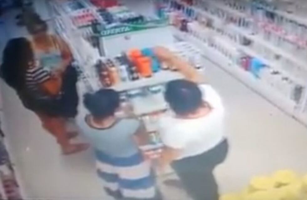 Mecheras fueron grabadas robando en dos comercios de Sáenz Peña