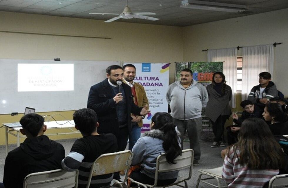 Realizaron una charla sobre ciberbullying y grooming en Tafí Viejo