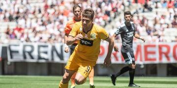 Claudio Riaño, delantero de Rosario Central\u002E (CARC)