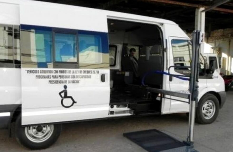 La deuda con transportistas de discapacitados ya asciende a $140 millones en Santa Fe