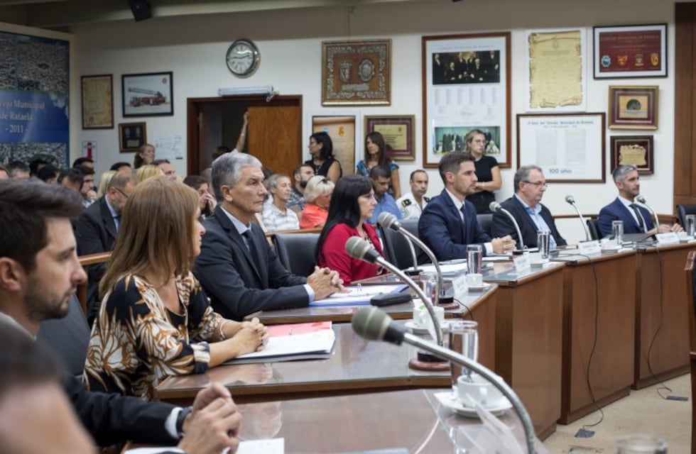 Inician un sumario a dos empleados del Concejo Municipal