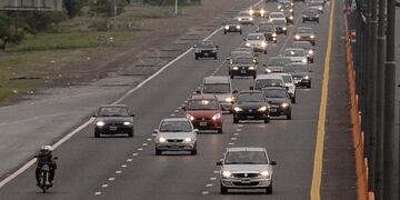 BUENOS AIRES 08/12/2014, VUELTA DEL FIN DE SEMANA LARGO.FOTO:DYN/JAVIER BRUSCO. buenos aires fin de semana largo retorno transito ruta 2 transito regreso turismo