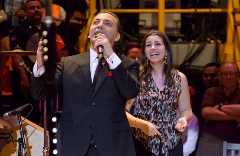 Le robaron una valija a Cristian Castro en Mar del Plata