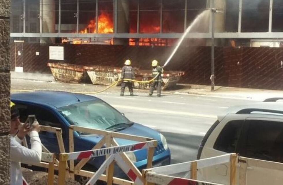 Se incendió un edificio en Vicente López