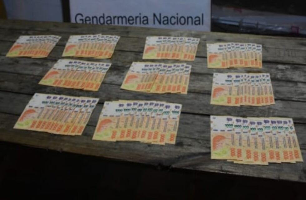Córdoba: llevaban más de 13 millones de pesos ocultos en el chasis de un camión
