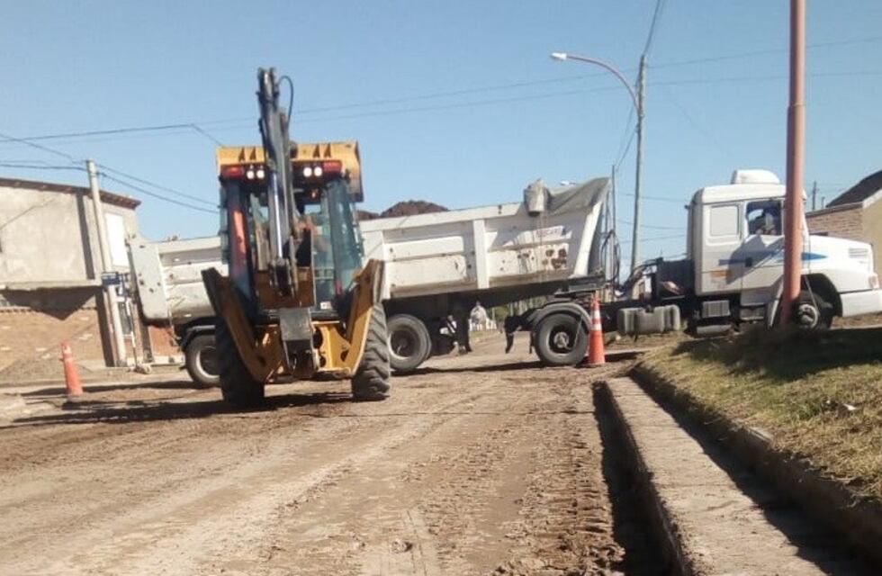 Pavimentación en Espora e Islas Malvinas