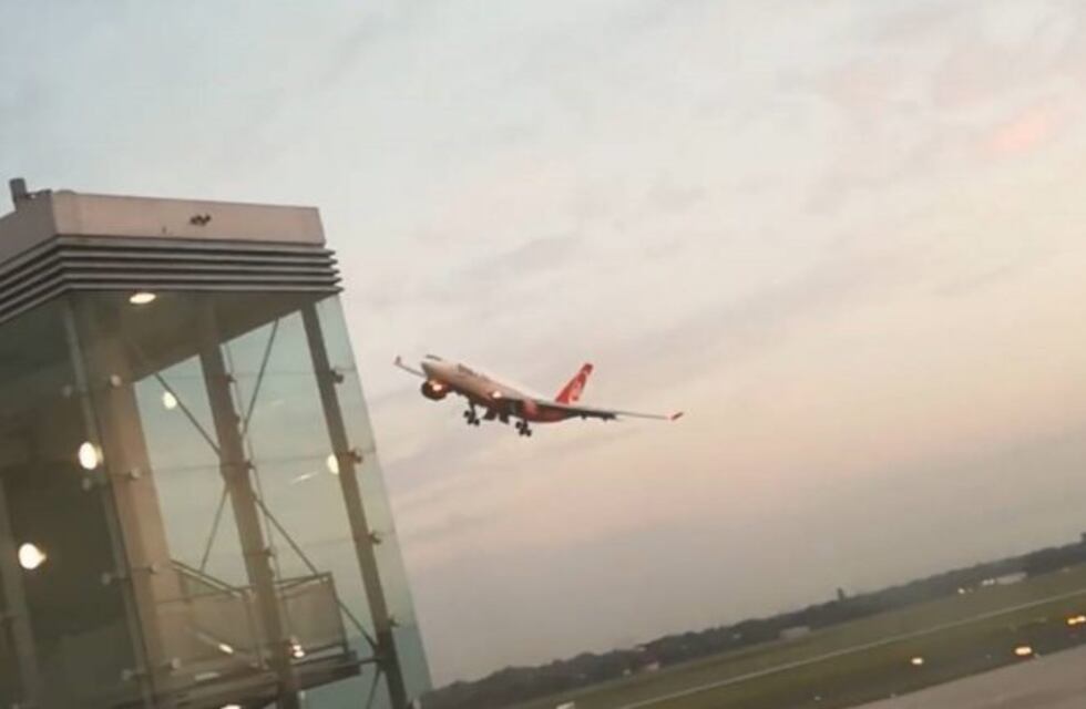 Un piloto puso en riesgo la vida de pasajeros con una extrema maniobra de aterrizaje