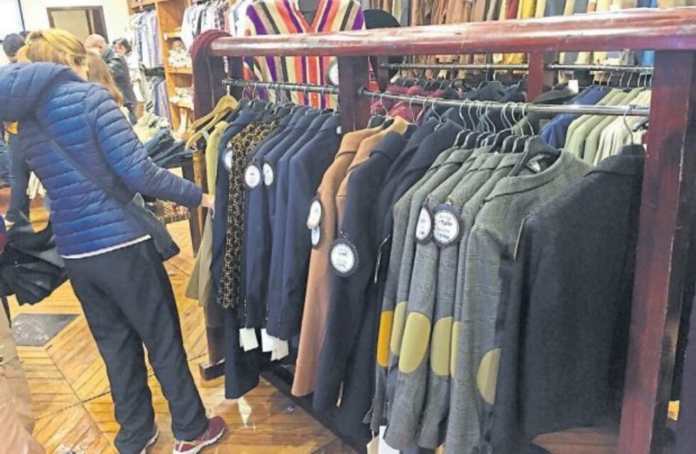 Temporada de descuentos: liquidaciones de un 50% en la ropa