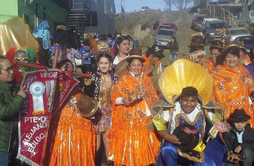 Celebración de la Virgen de Urkupiña en el fin del mundo