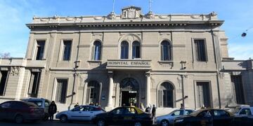 La víctima fue internada en el Hospital Español