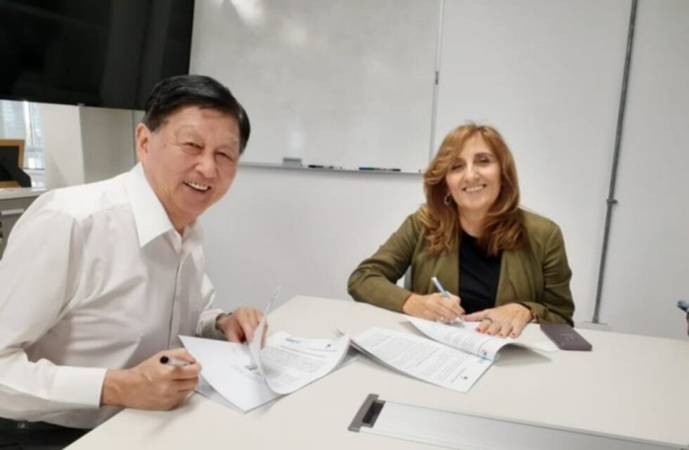 La UNNE firmó convenio para mejorar su conectividad