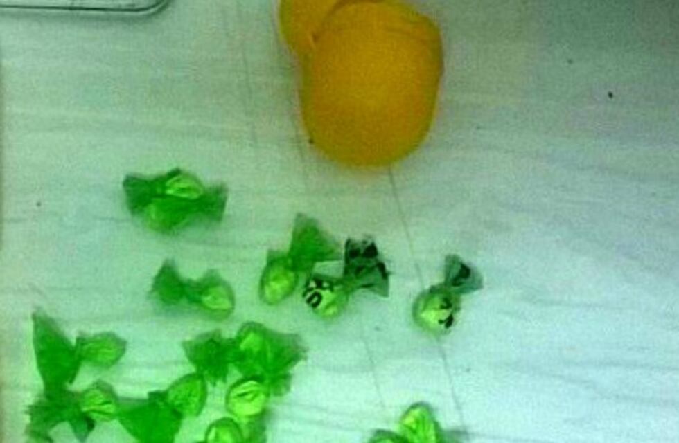 Córdoba: escondía cocaína en huevitos Kinder y los vendían
