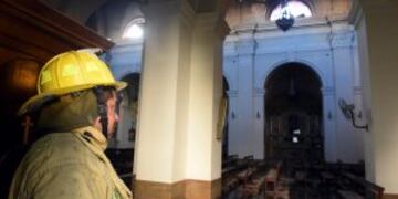 Ya se iniciaron los peritajes para saber si el incendio en la catedral de San Nicolás fue intencional