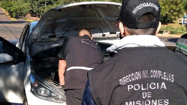 Posadas: hallaron un automóvil abandonado con chapa patente duplicada. Policía de Misiones