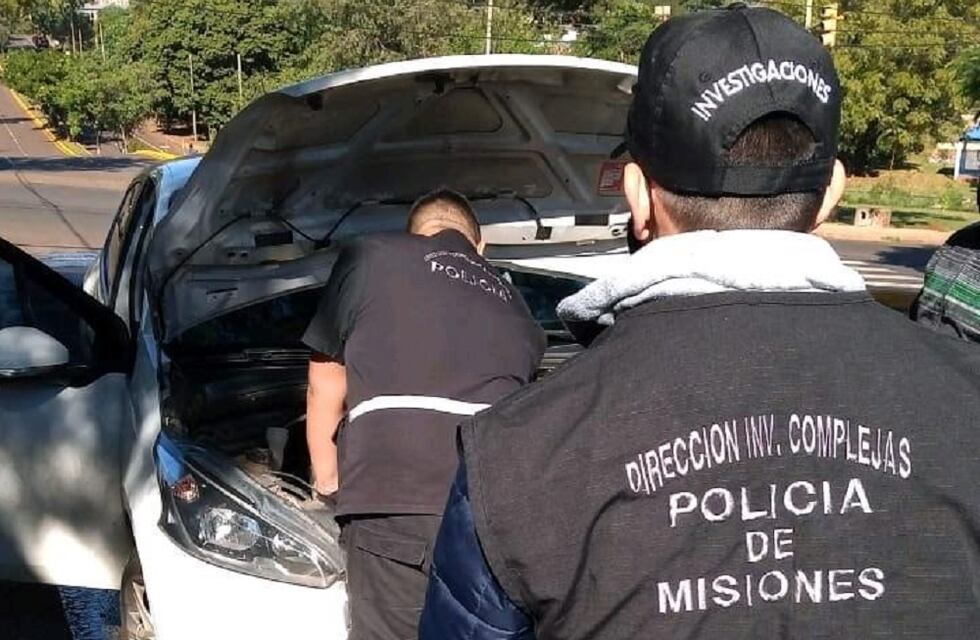 Posadas: hallaron un automóvil abandonado con chapa patente duplicada