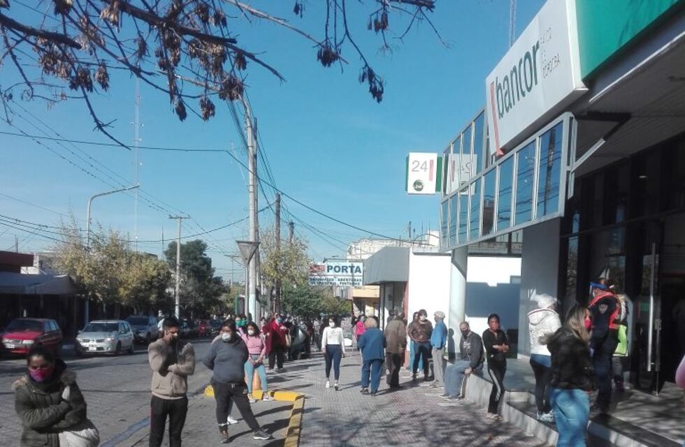 Viernes caótico en la ciudad en plena cuarentena