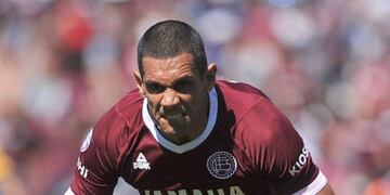José Sand goleador histórico de Lanús
