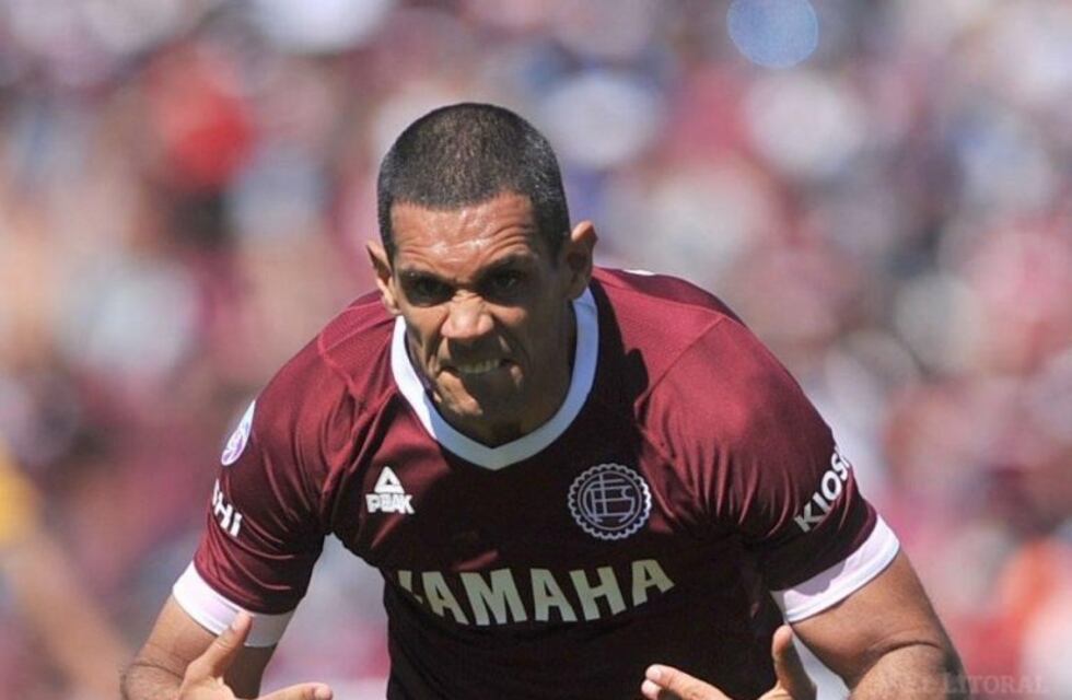 José Sand hace historia en Lanús