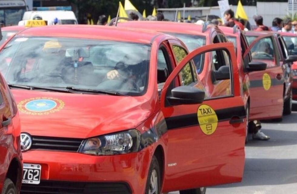 Taxistas y remiseros marcharán en contra del posible desembarco de Uber en Salta