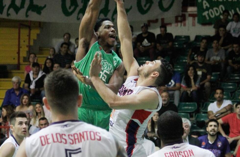 Atenas crece en su juego y superó con amplitud a Quimsa en el Súper 20