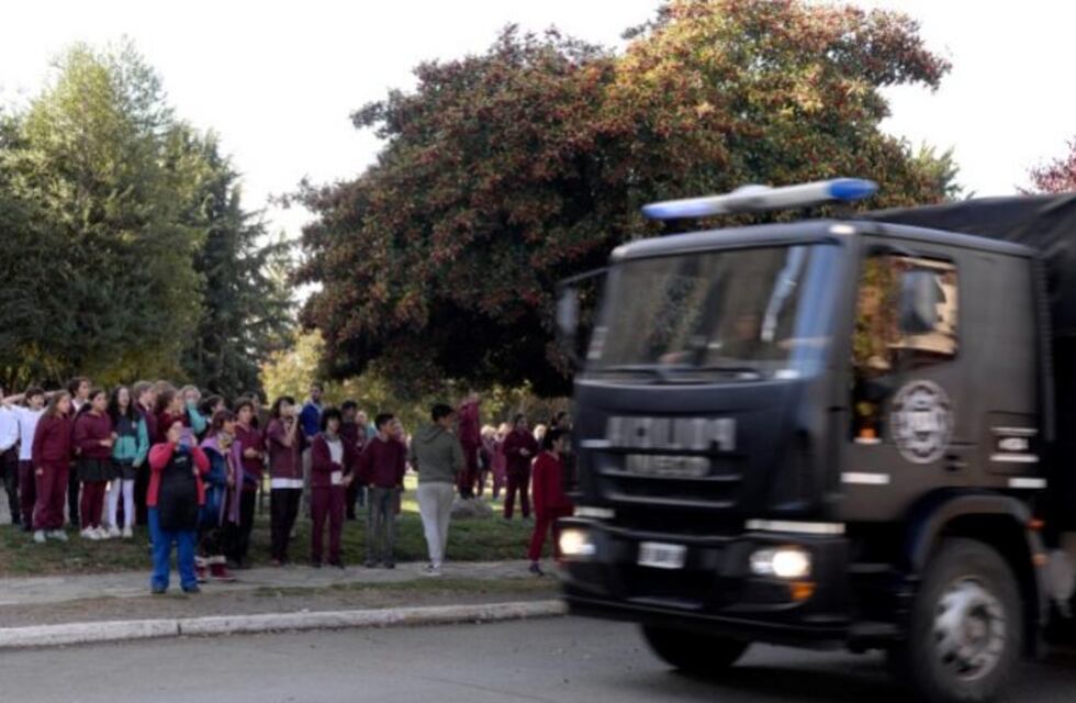 Unter Bariloche criticó la suspensión de clases por las amenazas de bomba