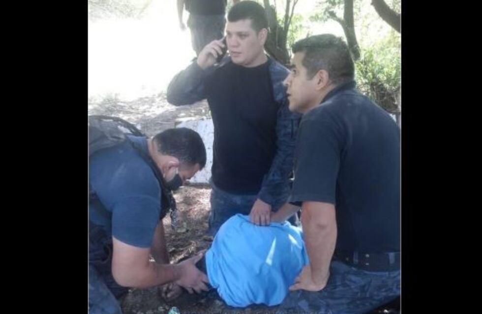 Policías evitaron que un hombre se quitara la vida