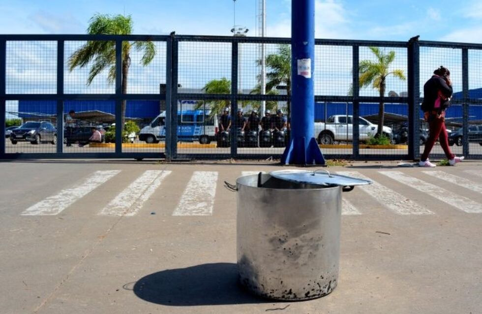 Barrios de Pie pidió donaciones de alimentos a Carrefour