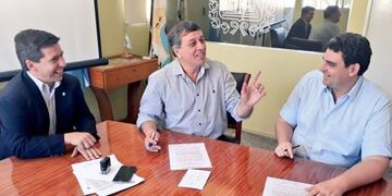 El intendente Daniel Orozco habla con Martín Kerchner Tomba, sobre las obras que se realizarán en los barrios de Las Heras\u002E