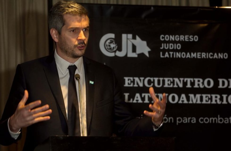 Marcos Peña calificó el atentado a la AMIA como un acto de odio contra la humanidad