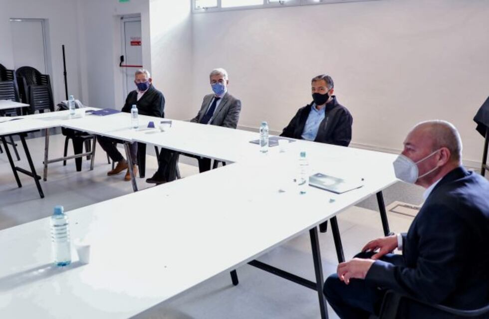 Santa Fe ofreció sumas fijas para el aumento de estatales en la paritaria