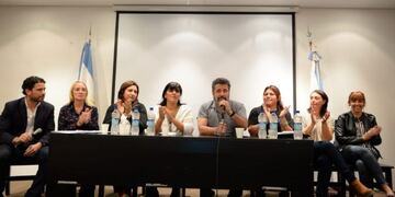 Debate ''Género y Sindicalismo'' (Twitter/@FranCafiero)