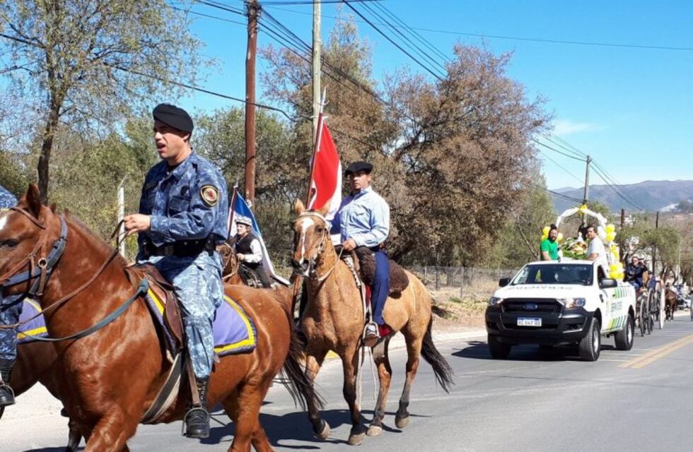Mendiolaza cerró sus Fiestas Patronales con el tradicional desfile gauchesco