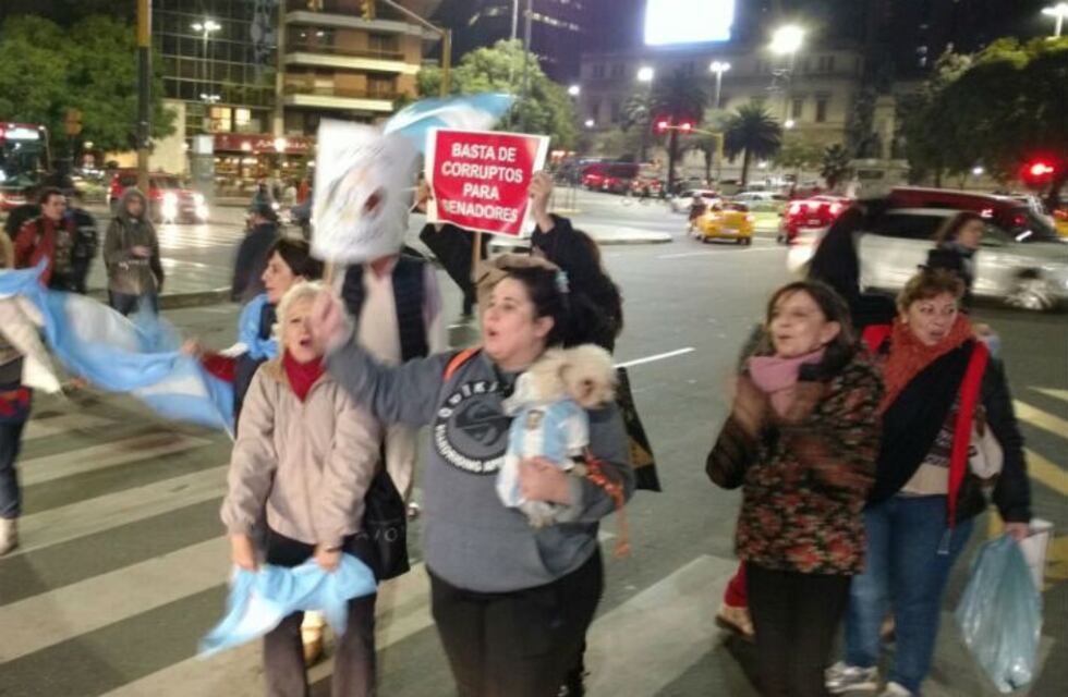 Protesta en la zona del Patio Olmos contra la corrupción