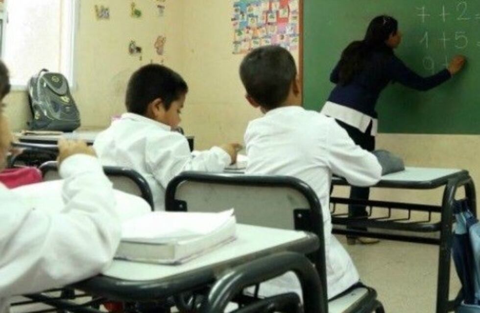 Este miércoles el gobierno anunciaría el primer incremento para los docentes de La Rioja