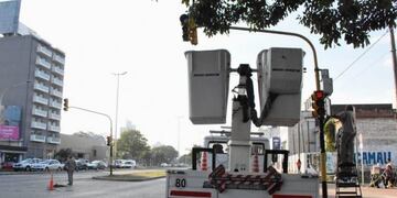 La Municipalidad de Corrientes realiza trabajos de refuncionalización de semáforos\u002E (Foto: @municorrientes)
