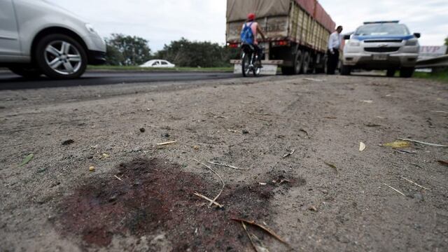 Un vigilador privado fue atropellado por un camionero sobre la Ruta Nacional 11.