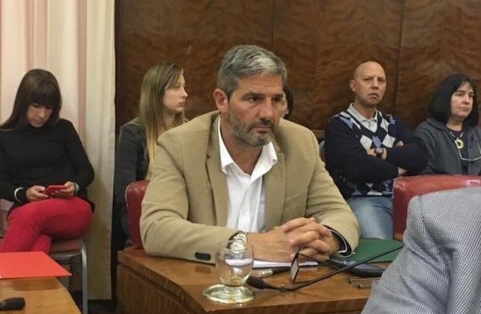 El concejal Volponi alertó por el riesgo de "perder" la temporada de verano