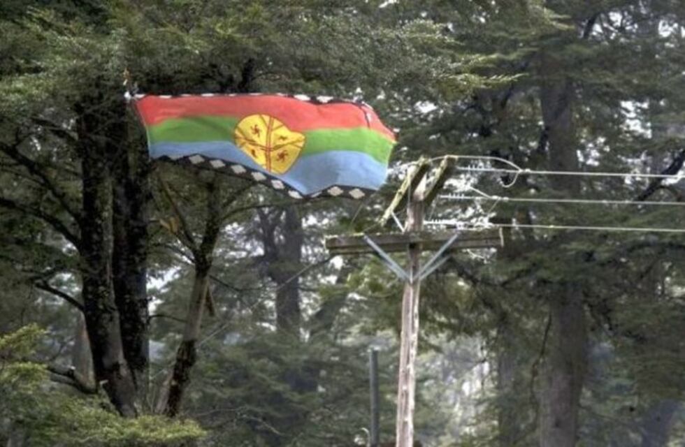 Cambió el apellido de sus padres por el de la comunidad mapuche a la que pertenece