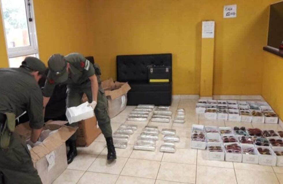 Efectivos de Gendarmería secuestraron una encomienda con más de 64 kilos de marihuana