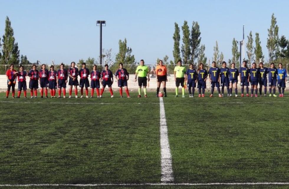 Fútbol femenino: se jugó la séptima en el estadio municipal