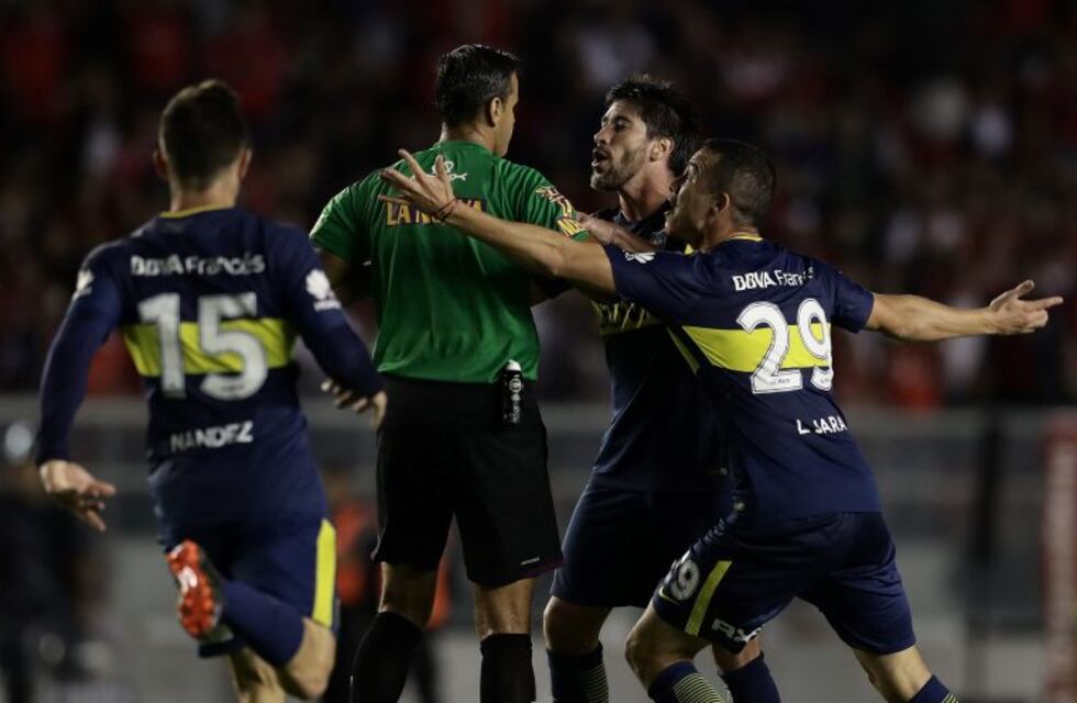 Castigaron al árbitro Penel tras la polémica en Independiente-Boca