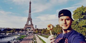 Maximiliano Barriento el misionero que sobrevive en París vendiendo chipa\u002E