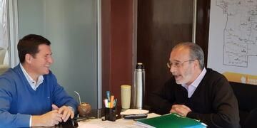 Mauricio Cravero junto al Ministro de Agua, Ambiente y Servicios Públicos de la Provincia, Fabián López