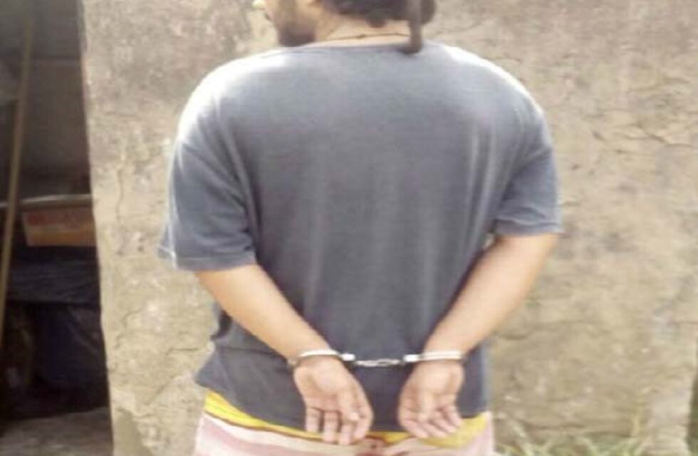 Allanaron un domicilio por la ola de robos en el centro y secuestraron varios pares de anteojos