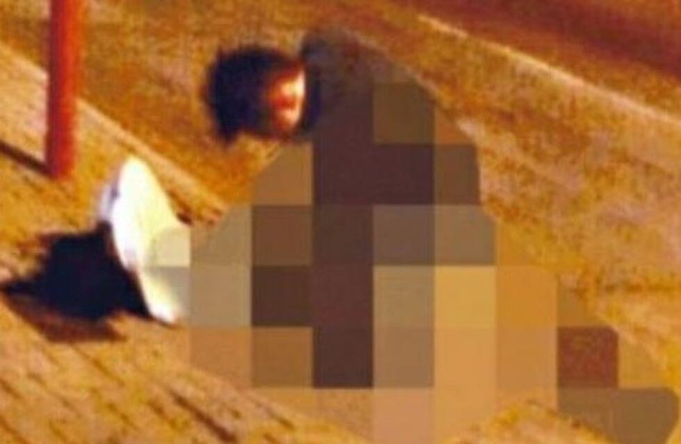 Tenían sexo en Plaza España, y quedaron detenidos