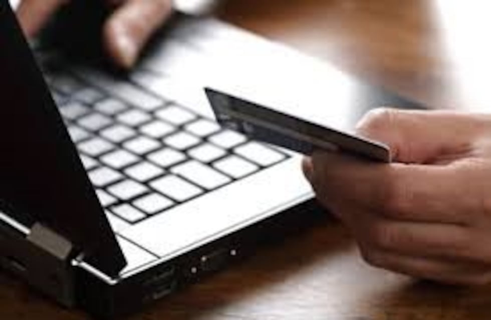 Voluntarios de la UNS asisten a pequeños comerciantes