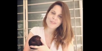 Polémica por una foto de Agustina Kämpfer con su bebé en la playa\u002E